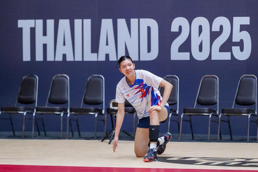 Đội tuyển tập luyện tại Thái Lan