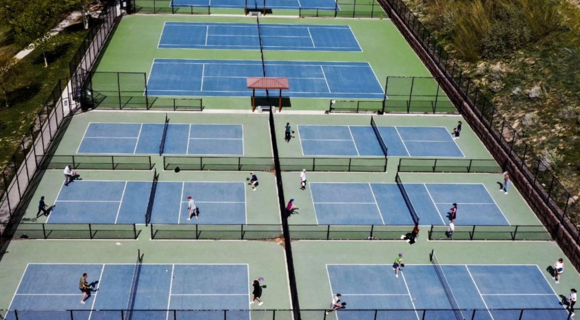 Hơn 8000 sân tennis được chuyển đổi