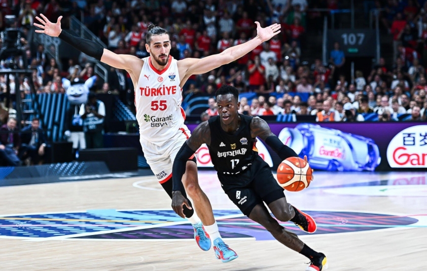 Dennis Schroder dẫn đầu tuyển Đức tại EuroBasket